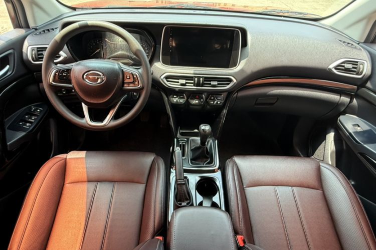 Used GAC Trumpchi GS4 2018 235T Manual Two-Wheel Drive Elite Edition Interior 2
