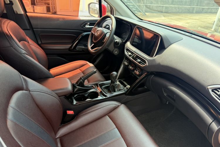 Used GAC Trumpchi GS4 2018 235T Manual Two-Wheel Drive Elite Edition Interior 3