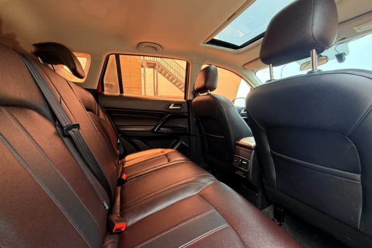 Used GAC Trumpchi GS4 2018 235T Manual Two-Wheel Drive Elite Edition Interior 4