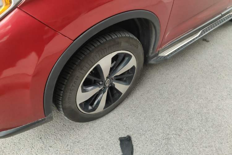 Used GAC Trumpchi GS4 2018 235T Automatic Two-Wheel Drive Luxury Smart Connectivity Version Left Front Wheel Hub