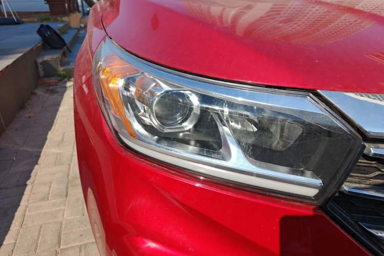 Used GAC Trumpchi GS4 2018 235T Automatic Two-Wheel Drive Luxury Smart Connectivity Version Right Front Headlight