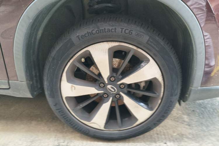 Used GAC Trumpchi GS4 2018 235T Automatic Two-Wheel Drive Luxury Smart Connectivity Millionth Anniversary Edition Right Front Wheel Hub