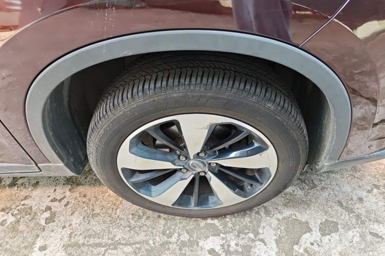 Used GAC Trumpchi GS4 2018 235T Automatic Two-Wheel Drive Luxury Smart Connectivity Version Right Front Wheel Hub