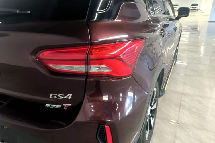 Used GAC Trumpchi GS4 2018 235T Automatic Two-Wheel Drive Luxury Smart Connectivity Version Right Rear Taillight