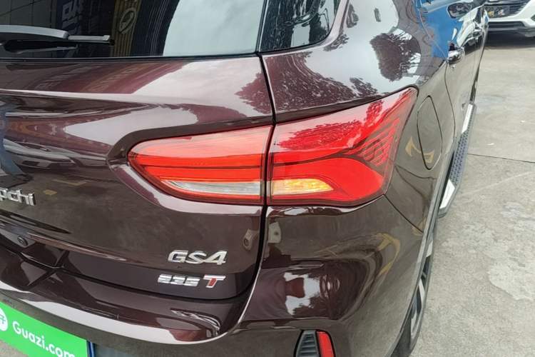 Used GAC Trumpchi GS4 2018 235T Automatic Two-Wheel Drive Luxury Smart Connectivity Version Right Rear Taillight