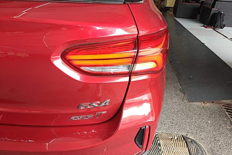 Used GAC Trumpchi GS4 2018 235T Manual Two-Wheel Drive Elite Edition Right Rear Taillight