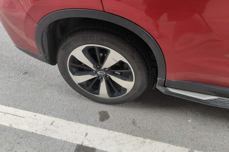 Used GAC Trumpchi GS4 2018 235T Automatic Two-Wheel Drive Luxury Smart Connectivity Version Right Rear Wheel Hub