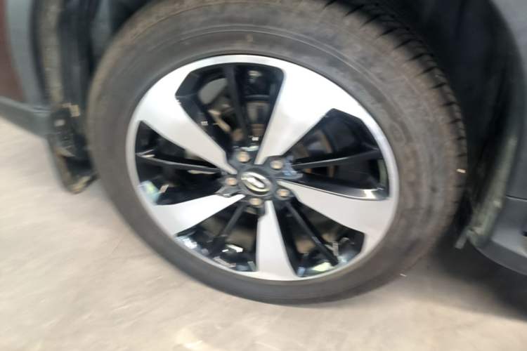 Used GAC Trumpchi GS4 2018 235T Automatic Two-Wheel Drive Luxury Smart Connectivity Version Right Rear Wheel Hub