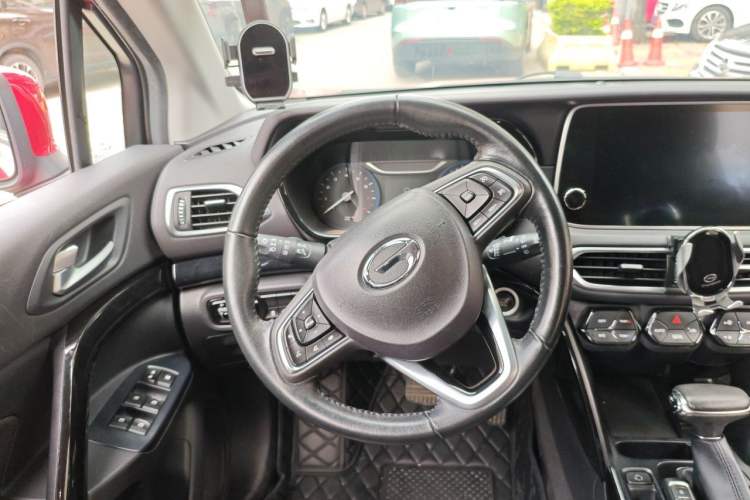 Used GAC Trumpchi GS4 2018 235T Automatic Two-Wheel Drive Luxury Smart Connectivity Version Steering Wheel