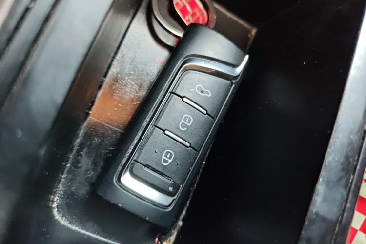 Used GAC Trumpchi GS4 2018 235T Automatic Two-Wheel Drive Luxury Smart Connectivity Version Vehicle Key