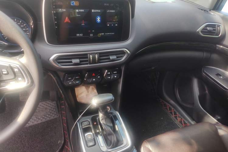 Used GAC Trumpchi GS4 2018 235T Automatic Two-Wheel Drive Elite Millionth Anniversary Edition Audio And AC Panel