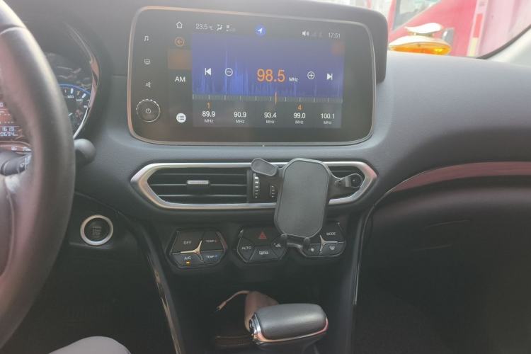 Used GAC Trumpchi GS4 2018 235T Automatic Two-Wheel Drive Luxury Smart Connectivity Version Audio And AC Panel