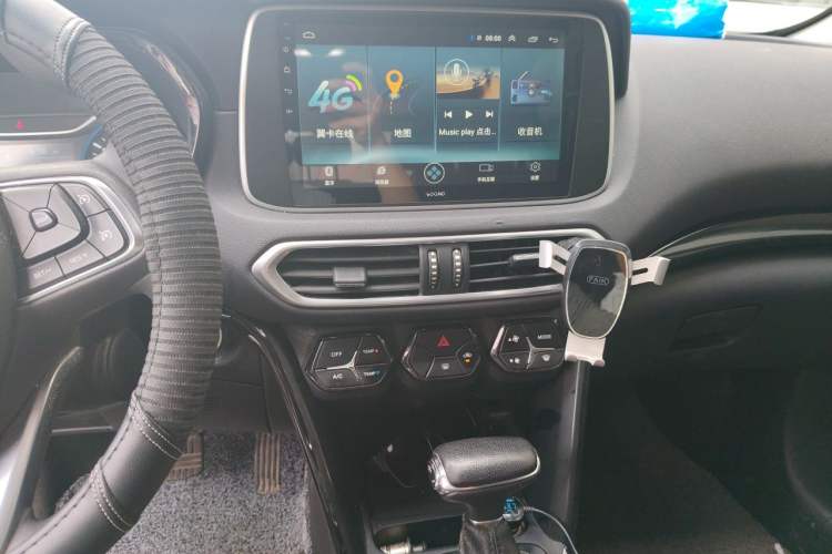 Used GAC Trumpchi GS4 2018 235T Automatic Two-Wheel Drive Elite Edition Audio And AC Panel