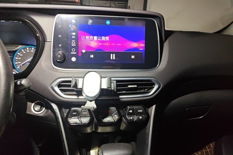 Used GAC Trumpchi GS4 2018 235T Automatic Two-Wheel Drive Luxury Smart Connectivity Millionth Anniversary Edition Audio And AC Panel