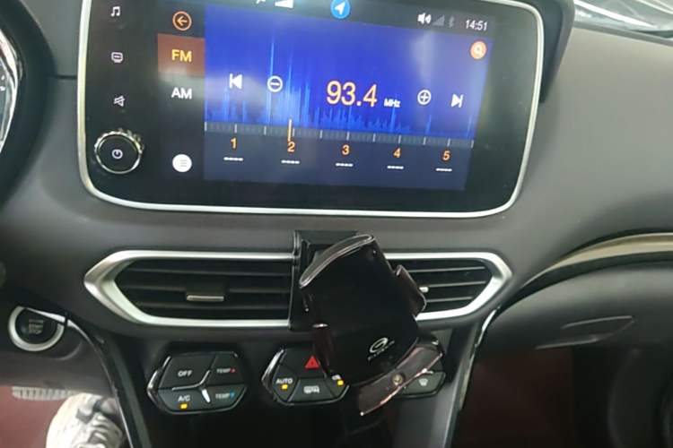 Used GAC Trumpchi GS4 2018 235T Automatic Two-Wheel Drive Luxury Smart Connectivity Version Audio And AC Panel