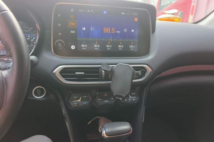 Used GAC Trumpchi GS4 2018 235T Automatic Two-Wheel Drive Luxury Smart Connectivity Version Audio And AC Panel