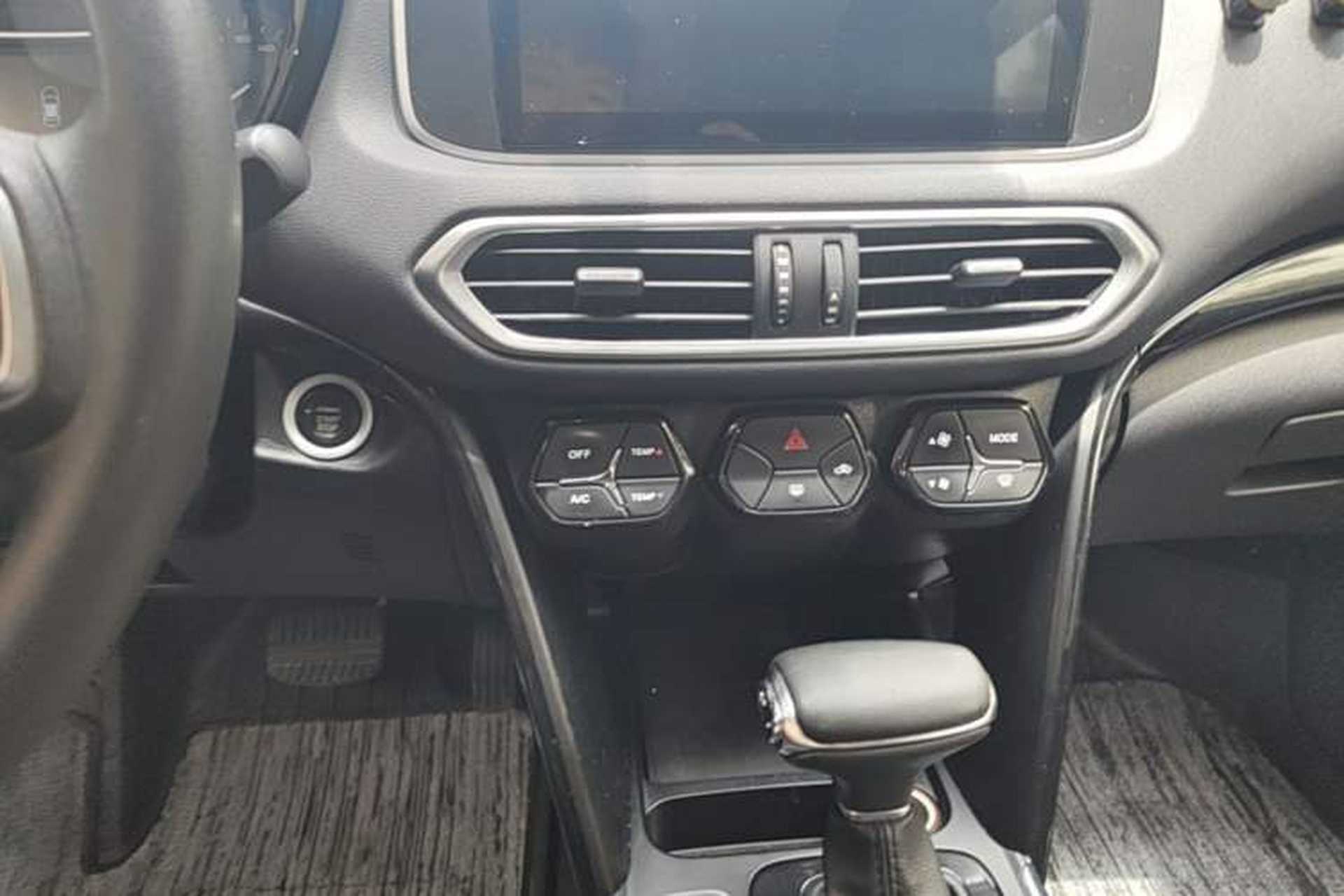 Used GAC Trumpchi GS4 2018 235T Automatic Two-Wheel Drive Elite Edition Audio And AC Panel