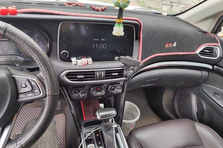 Used GAC Trumpchi GS4 2018 235T Automatic Two-Wheel Drive Luxury Smart Connectivity Version Audio And AC Panel