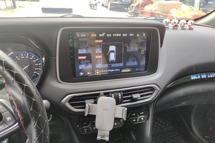 Used GAC Trumpchi GS4 2018 235T Automatic Two-Wheel Drive Elite Millionth Anniversary Edition Audio And AC Panel
