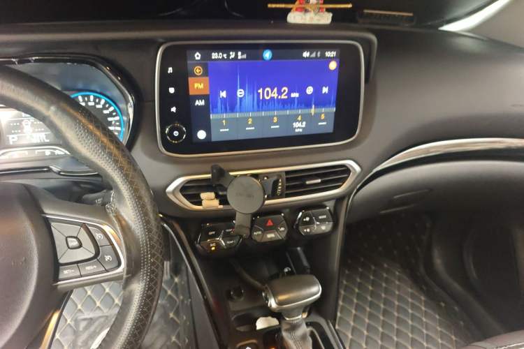Used GAC Trumpchi GS4 2018 235T Automatic Two-Wheel Drive Luxury Smart Connectivity Millionth Anniversary Edition Audio And AC Panel