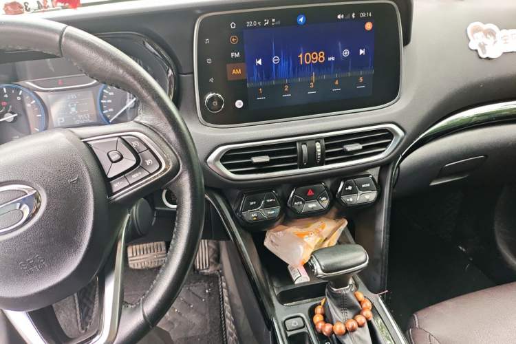 Used GAC Trumpchi GS4 2018 235T Automatic Two-Wheel Drive Luxury Smart Connectivity Version Audio And AC Panel