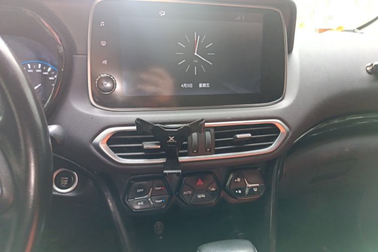 Used GAC Trumpchi GS4 2018 235T Automatic Two-Wheel Drive Luxury Smart Connectivity Version Audio And AC Panel