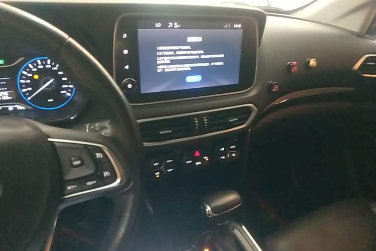 Used GAC Trumpchi GS4 2018 235T Automatic Two-Wheel Drive Luxury Smart Connectivity Millionth Anniversary Edition Audio And AC Panel