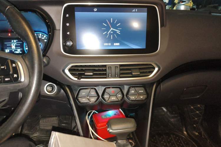 Used GAC Trumpchi GS4 2018 235T Automatic Two-Wheel-Drive Supreme Edition Audio And AC Panel