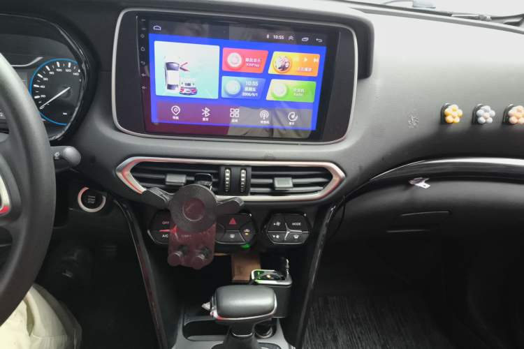 Used GAC Trumpchi GS4 2018 235T Automatic Two-Wheel Drive Elite Millionth Anniversary Edition Audio And AC Panel