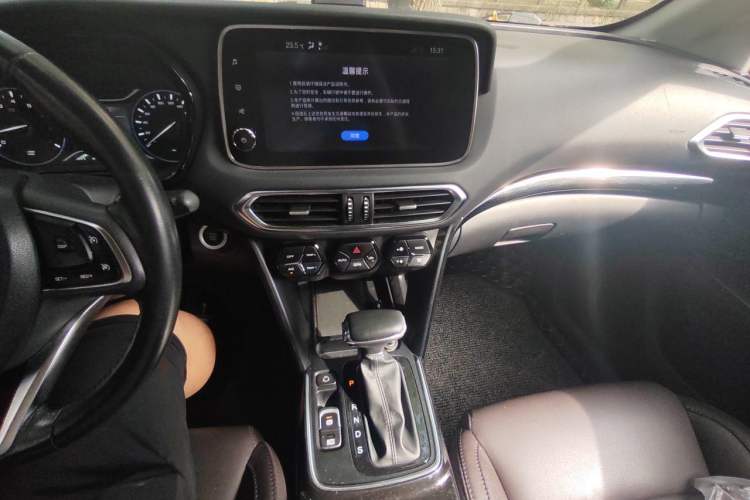 Used GAC Trumpchi GS4 2018 200T G-DCT Two-Wheel Drive Elite Edition Audio And AC Panel