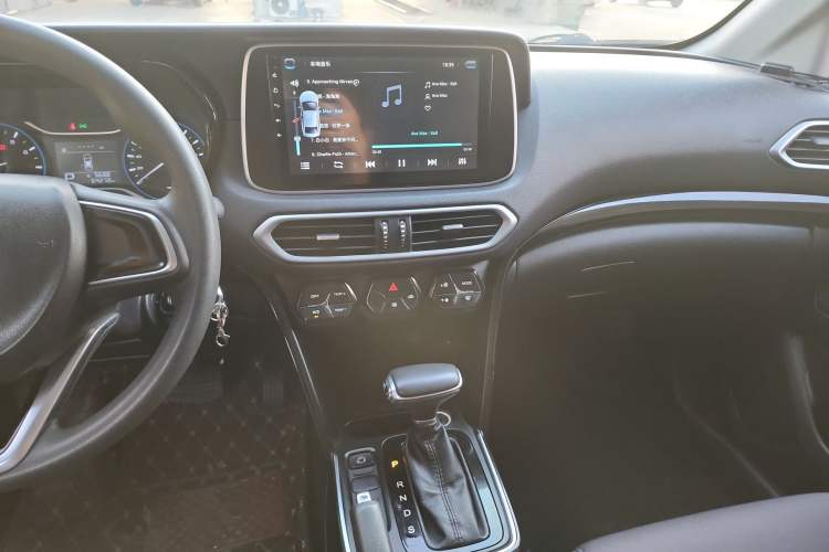 Used GAC Trumpchi GS4 2018 200T G-DCT Two-Wheel Drive Comfort Edition Audio And AC Panel