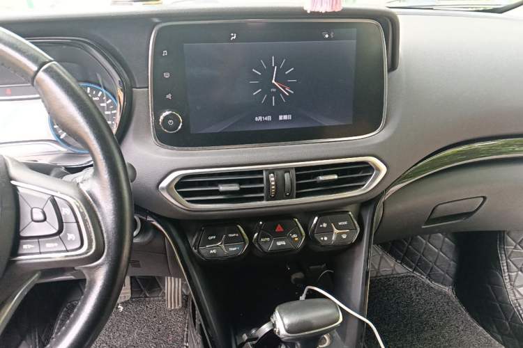 Used GAC Trumpchi GS4 2018 235T Automatic Two-Wheel Drive Luxury Smart Connectivity Millionth Anniversary Edition Audio And AC Panel