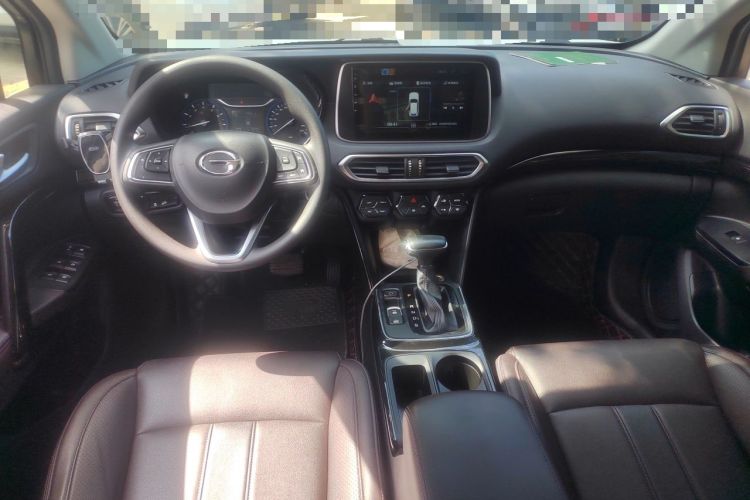 Used GAC Trumpchi GS4 2018 235T Automatic Two-Wheel Drive Elite Millionth Anniversary Edition Center Console