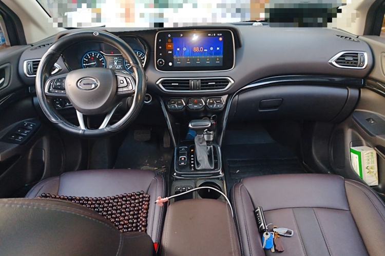 Used GAC Trumpchi GS4 2018 235T Automatic Two-Wheel Drive Luxury Smart Connectivity Millionth Anniversary Edition Center Console
