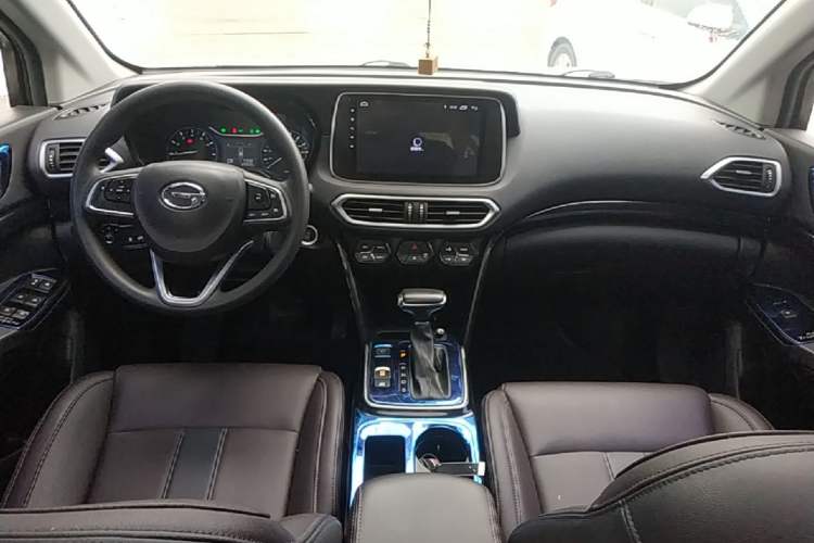 Used GAC Trumpchi GS4 2018 235T Automatic Two-Wheel Drive Elite Edition Center Console