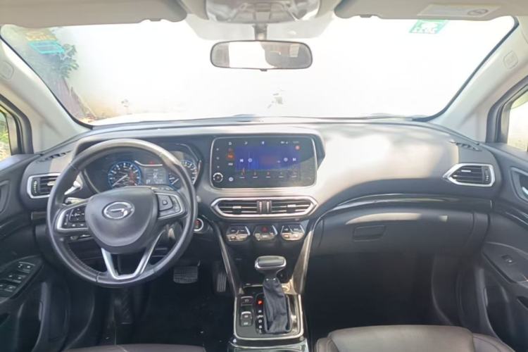 Used GAC Trumpchi GS4 2018 235T Automatic Two-Wheel Drive Luxury Smart Connectivity Version Center Console