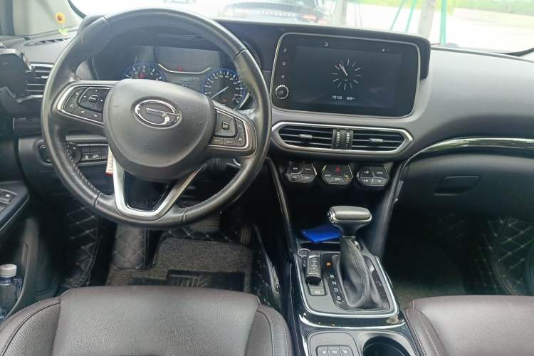 Used GAC Trumpchi GS4 2018 235T Automatic Two-Wheel Drive Luxury Smart Connectivity Millionth Anniversary Edition Center Console