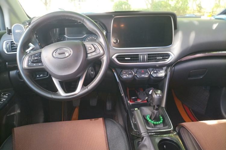 Used GAC Trumpchi GS4 2018 235T Manual Two-Wheel Drive Luxury Edition Center Console