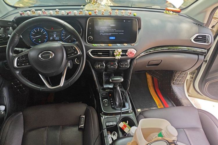 Used GAC Trumpchi GS4 2018 235T Automatic Two-Wheel Drive Luxury Smart Connectivity Version Center Console