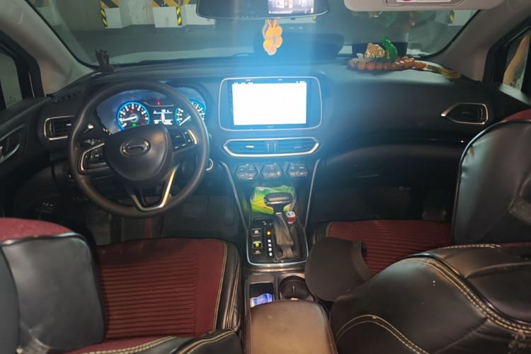 Used GAC Trumpchi GS4 2018 235T Automatic Two-Wheel Drive Elite Millionth Anniversary Edition Center Console