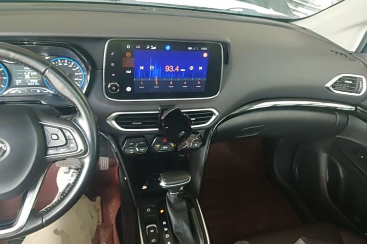 Used GAC Trumpchi GS4 2018 235T Automatic Two-Wheel Drive Luxury Smart Connectivity Version Center Console
