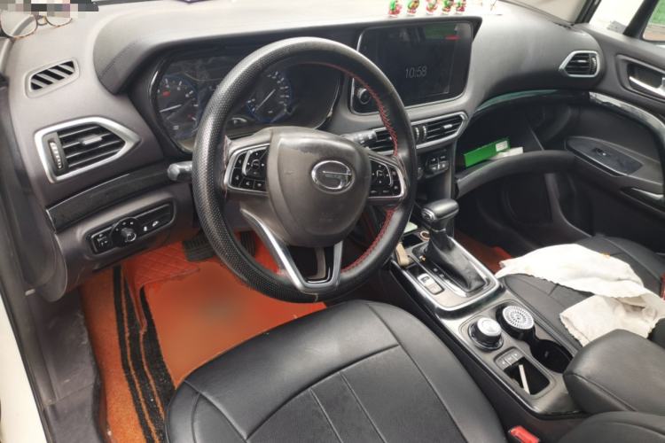 Used GAC Trumpchi GS4 2018 235T Automatic All-Wheel Drive Luxury Smart Connectivity Model Center Console