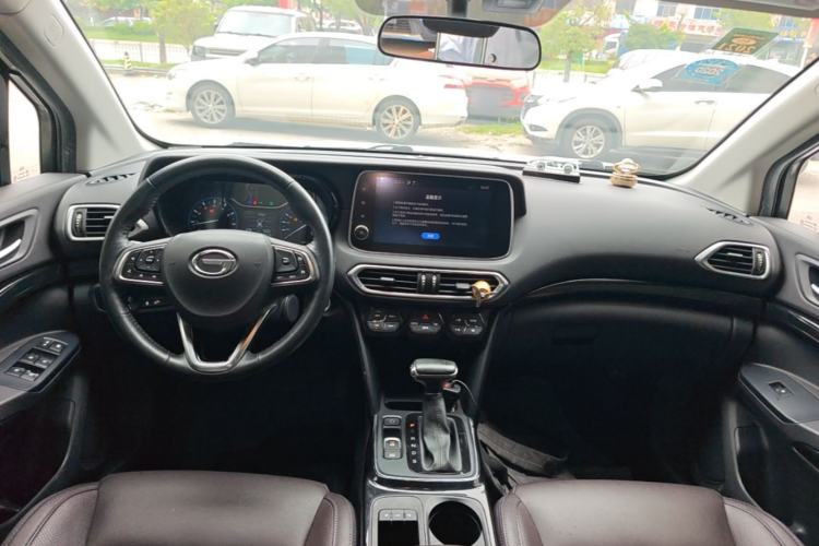 Used GAC Trumpchi GS4 2018 235T Automatic Two-Wheel Drive Luxury Smart Connectivity Version Center Console