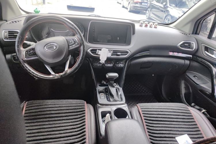 Used GAC Trumpchi GS4 2018 235T Automatic Two-Wheel Drive Elite Millionth Anniversary Edition Center Console