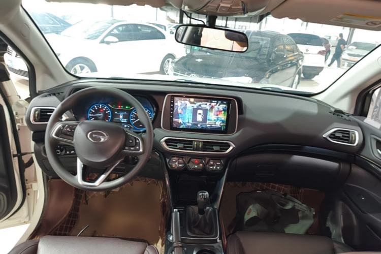 Used GAC Trumpchi GS4 2018 200T Manual Two-Wheel Drive Elite Edition Center Console