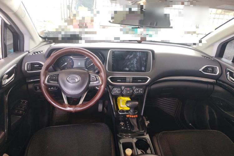 Used GAC Trumpchi GS4 2018 235T Automatic Two-Wheel Drive Elite Millionth Anniversary Edition Center Console