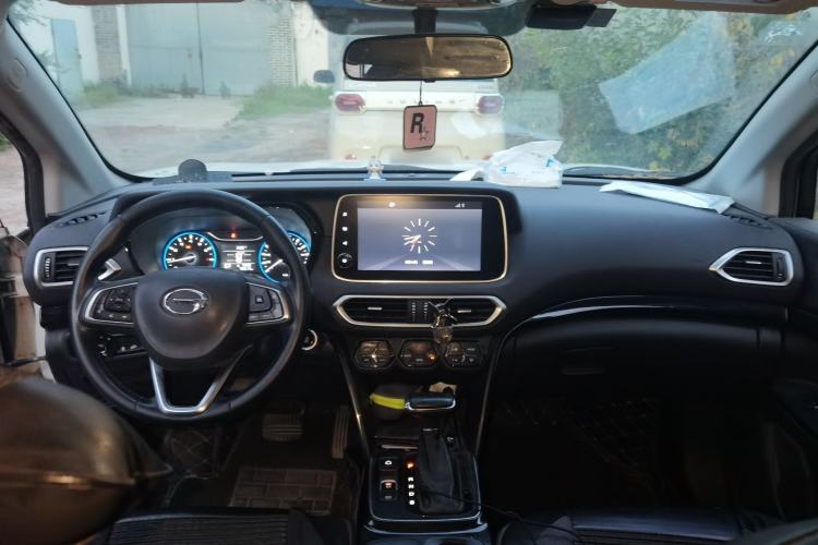 Used GAC Trumpchi GS4 2018 235T Automatic Two-Wheel Drive Luxury Smart Connectivity Version Center Console