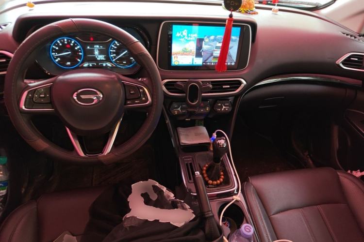 Used GAC Trumpchi GS4 2018 235T Manual Two-Wheel Drive Elite Edition Center Console
