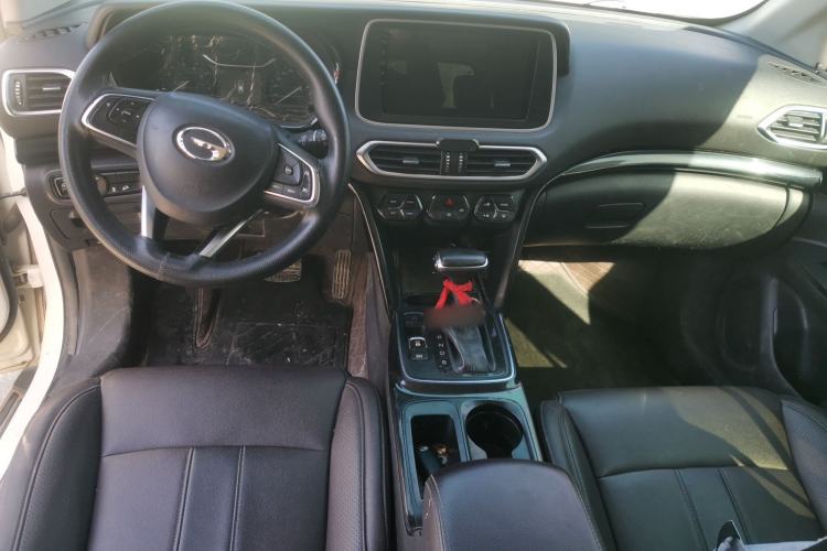 Used GAC Trumpchi GS4 2018 235T Automatic Two-Wheel Drive Elite Millionth Anniversary Edition Center Console