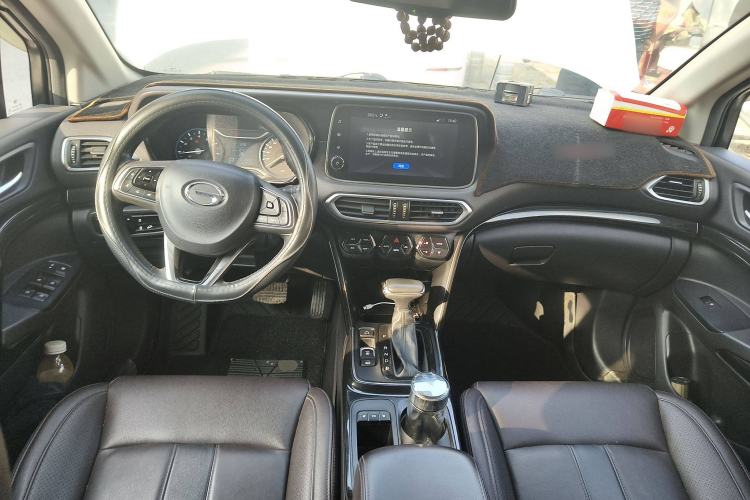 Used GAC Trumpchi GS4 2018 235T Automatic Two-Wheel-Drive Supreme Edition Center Console